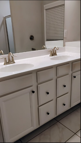 Spotless double-sink bathroom vanity